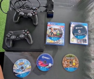 PS4 (PlayStation 4) 500GB + 2 Mandos y Juegos