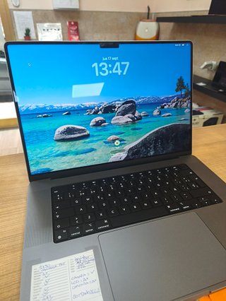 MacBook Pro 96GB RAM 16" 2023 M2 Max 38-Core GPU 2TB SSD