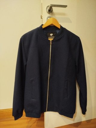 Cazadora bomber azul
