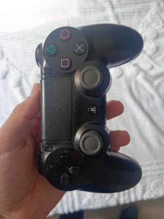 2 Mandos PS4 (1 Original, 1 Genérico) + Cargador D