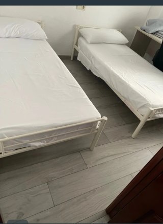 2 Camas Individuales 90x190 con Colchones
