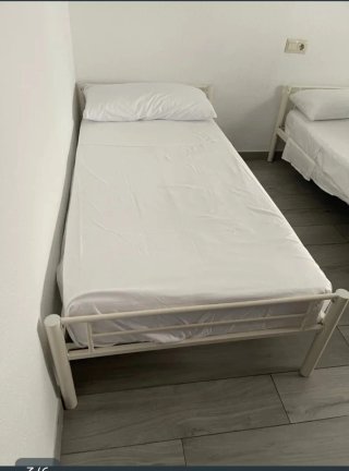 2 Camas Individuales 90x190 con Colchones