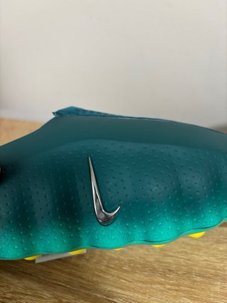 Nike Mind 001