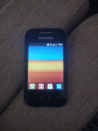 Samsung Galaxy Young GT-S5360. Nostalgia vintage.