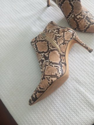 Botines con estampado de cocodrilo