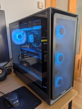 PC GAMER 2K