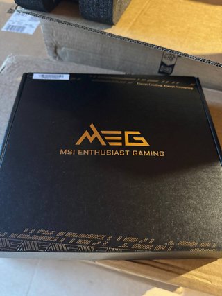 MSI MEG Vision X AI 285K/64GB DDR5/2TB 5.0/1200W