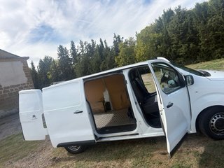 Furgoneta citroen jumpy 2019 en buen estado