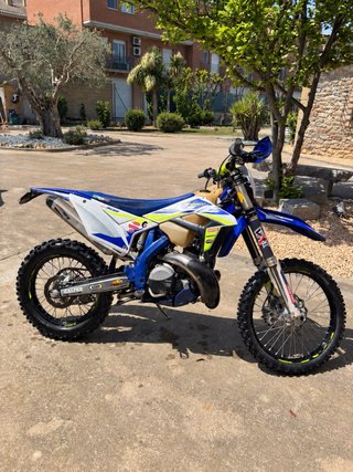 Sherco Enduro 2021. 196 hores.