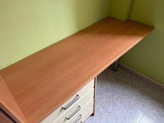 Mesa escritorio con 4 cajones
