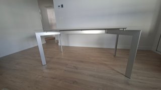 Mesa de Comedor y 4 Sillas