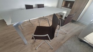 Mesa de Comedor y 4 Sillas