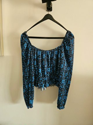 Blusa Zara Etiqueta Negra Plisada Azul y Negro
