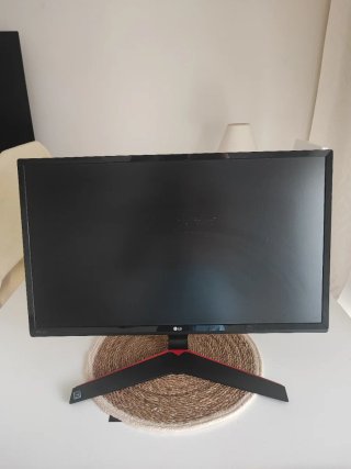 Pack Gaming Xbox One X + Monitor LG 24”