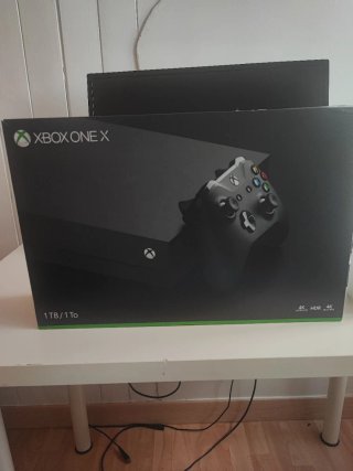 Pack Gaming Xbox One X + Monitor LG 24”