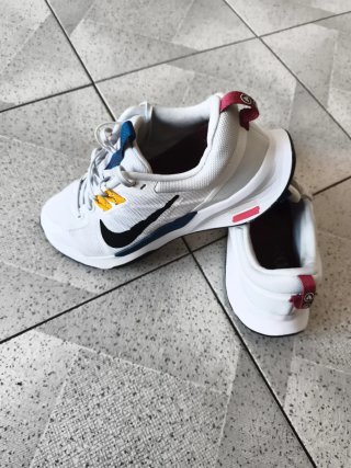 Zapatillas Nike Blancas y Azules