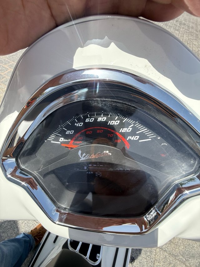 Piaggio Vespa 300GTS Blanca keyless