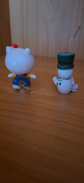 Figuras Hello Kitty y Muñeco de Nieve