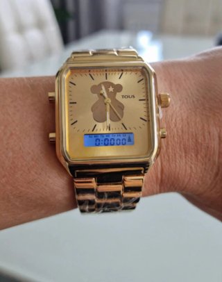 Reloj Tous Dorado digital