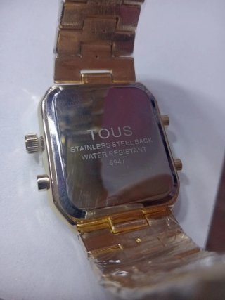 Reloj Tous Dorado digital