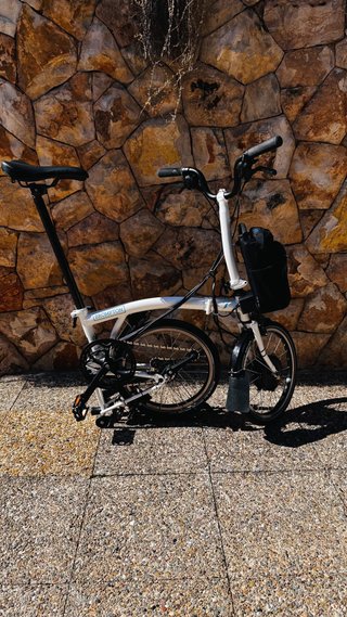 Brompton Eléctrica blanca – como nueva, muy pocos