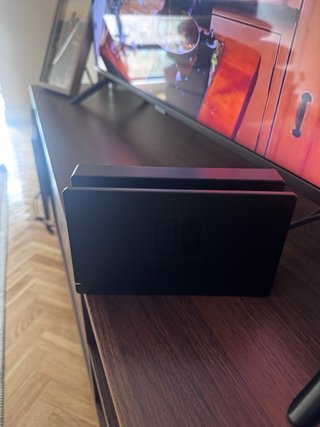 Nintendo Switch V2 + Mario Kart 8 Deluxe
