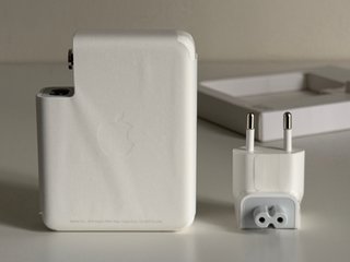 Cargador rápido USB-C de 140W – MacBook Pro Apple