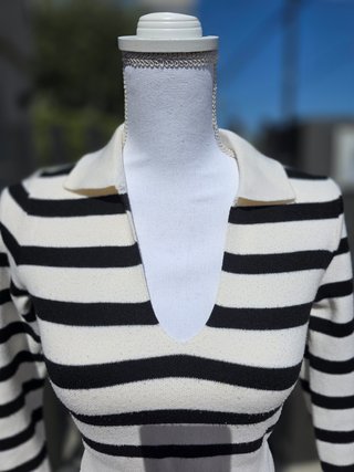 Jersey Rayas Cuello Pico Bershka Talla S