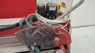 Lote de herramientas profesionales para albañilerí
