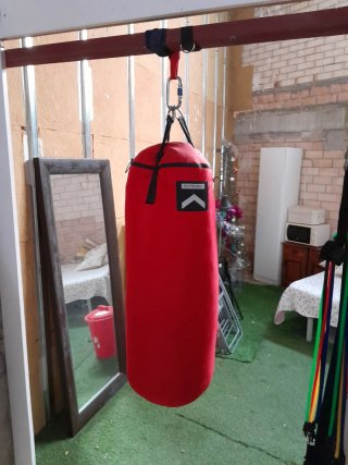 Saco de Boxeo Outshock Rojo y kit entero