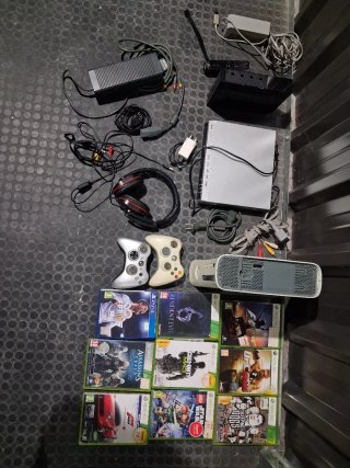 Lote Consola Xbox 360 con Juegos y Accesorios