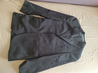 Traje gris