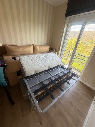 Sofá cama 2 plazas beige con colchón