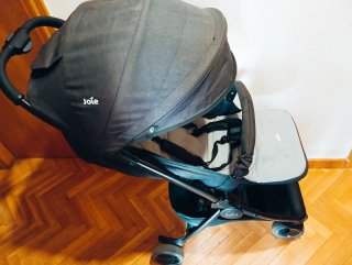 Silla de paseo Joie gris