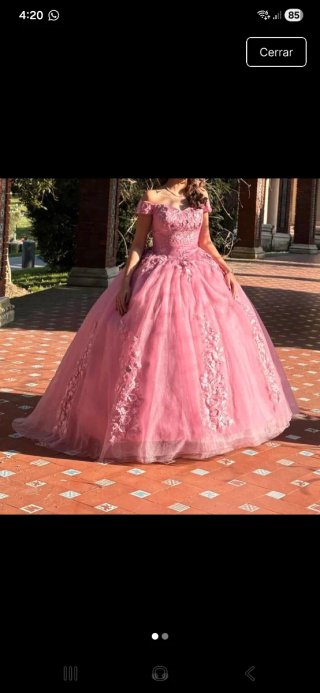 Vestido de 15 años rosa con armador