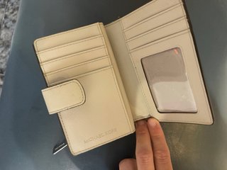 Cartera Michael Kors Beige