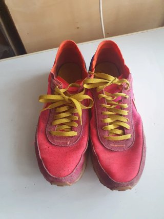 Zapatillas Nike Waffle One Powerwall BRS