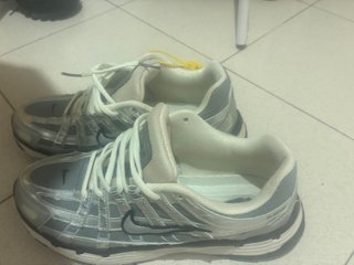 Zapatillas Nike plateadas