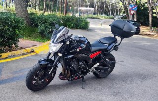 Yamaha FZ1 N Negra con Extras