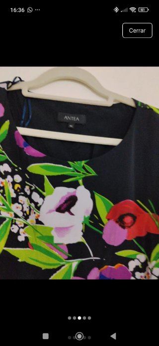 Vestido Negro con Estampado Floral