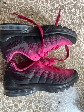 Zapatillas Nike Rosa y Negro