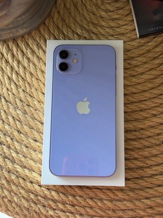 iPhone 12 Morado