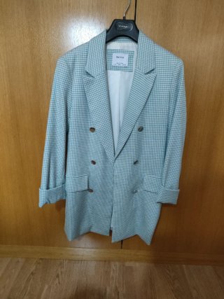 Blazer Bershka cuadros verde clarito y blanco T S