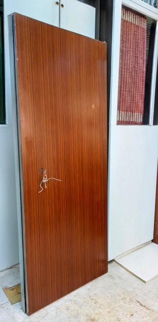 Puerta Blindada con Marco Metálico