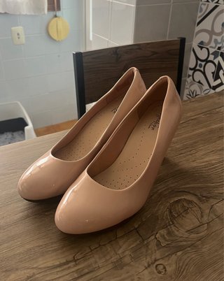 Zapatos charol nude Clarks Talla 39