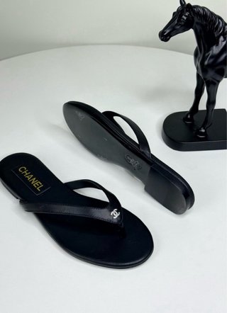 Chanclas Chanel Negras