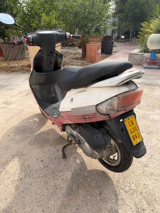 Peugeot V-clik Scooter Roja y Blanca
