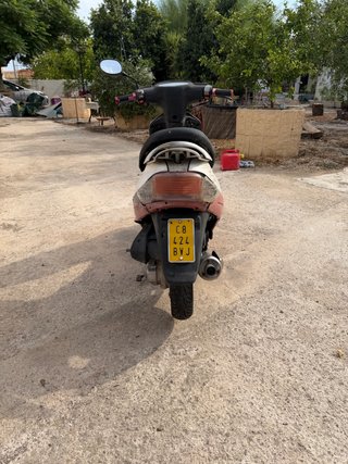 Peugeot V-clik Scooter Roja y Blanca