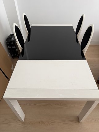 Mesa de Comedor con 4 Sillas