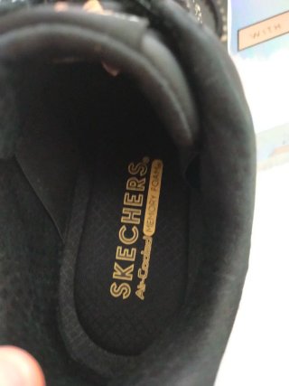 Zapatillas Skechers Street Negras y Doradas